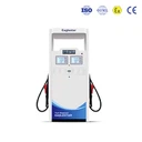 Benzinepomp met tankstation